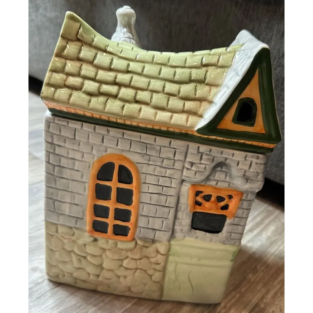 Halloween‎ Ceramic Cookie or Treat Jar Haunted House W/ Pumpkins & skeleton